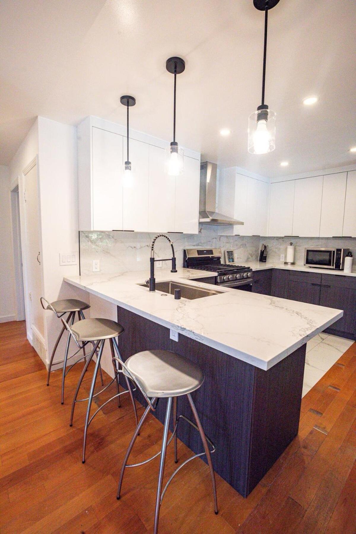 Renovated Culver Escape Walkable Wfh Apartment Los Angeles