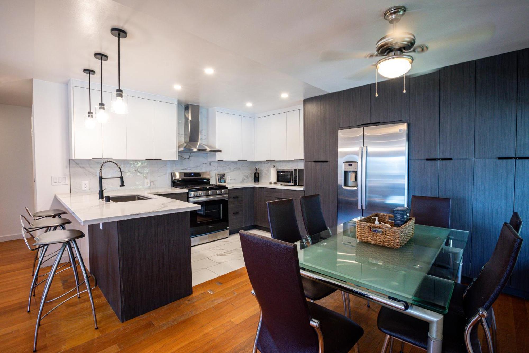 Renovated Culver Escape Walkable Wfh Apartment