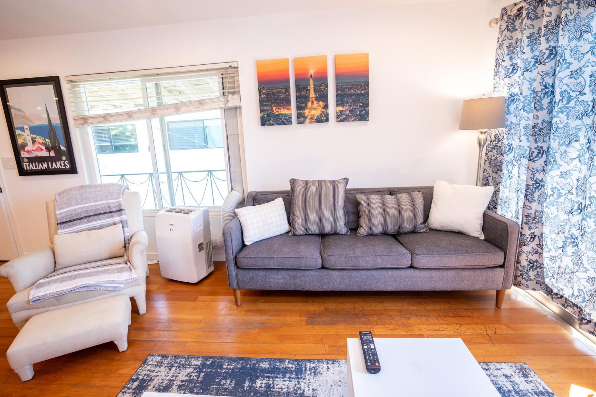 Renovated Culver Escape Walkable Wfh Apartment